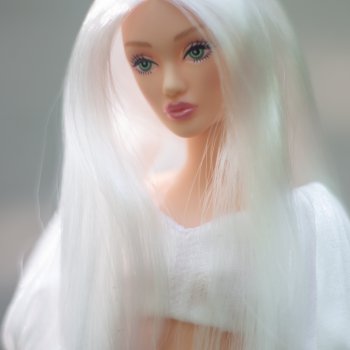 Белая леди в солнечном свете