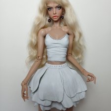 Платье из кожи Цветок