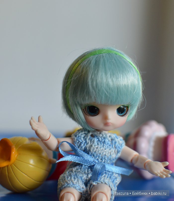 Недлинная история про... Забавный набор виниловых монарших персон