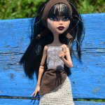 Продолжая тему нетрадиционных материалов в кукольной одежде