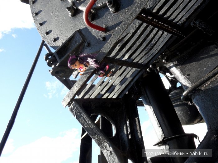 Алиса и паровоз Алиса и паровоз