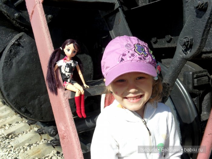 Алиса и паровоз Алиса и паровоз