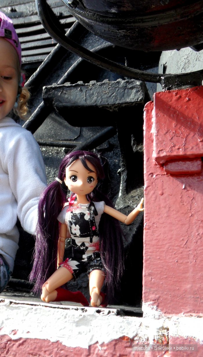 Алиса и паровоз Алиса и паровоз