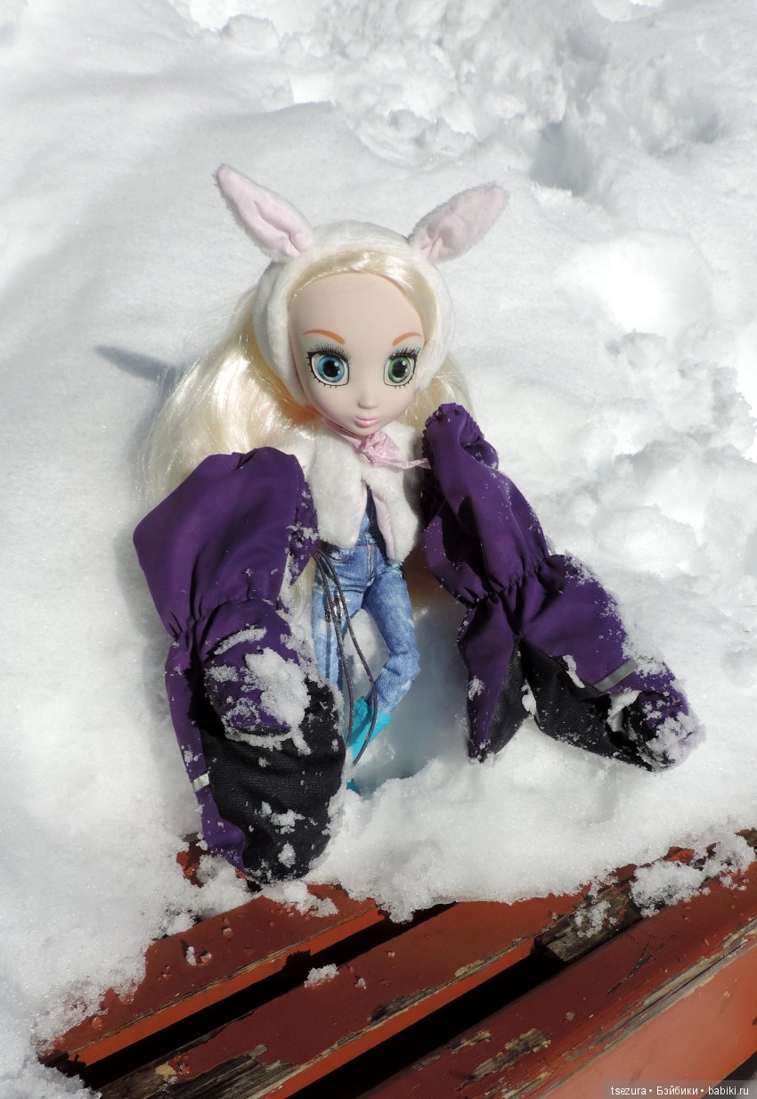 Белым по белому: блондинка на снегу (фото 8)