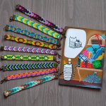 Очаровательные фенечки от человеческих до микрокукольных размеров