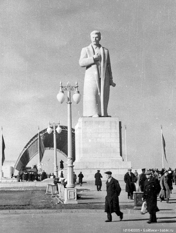 Прогулки с куклами по "территории праздника". Легенды и призраки СССР и быль 80-летней красавицы . Ч.2