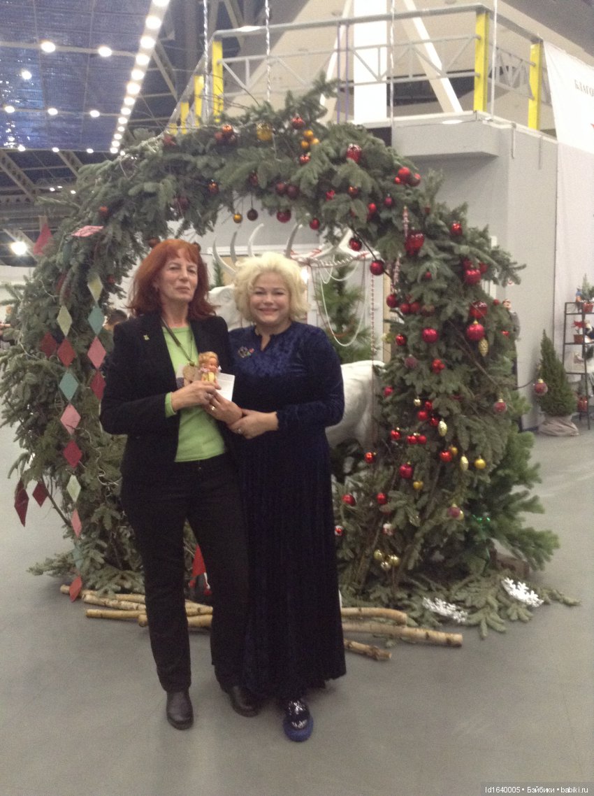 Волшебный мир Рождественских подарков на выставке "Царская кукла"