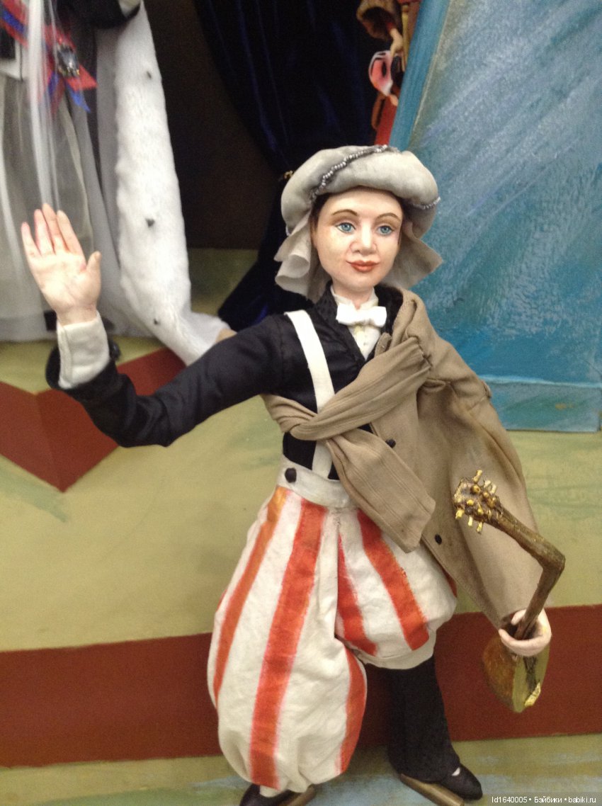 Волшебный мир Рождественских подарков на выставке "Царская кукла"