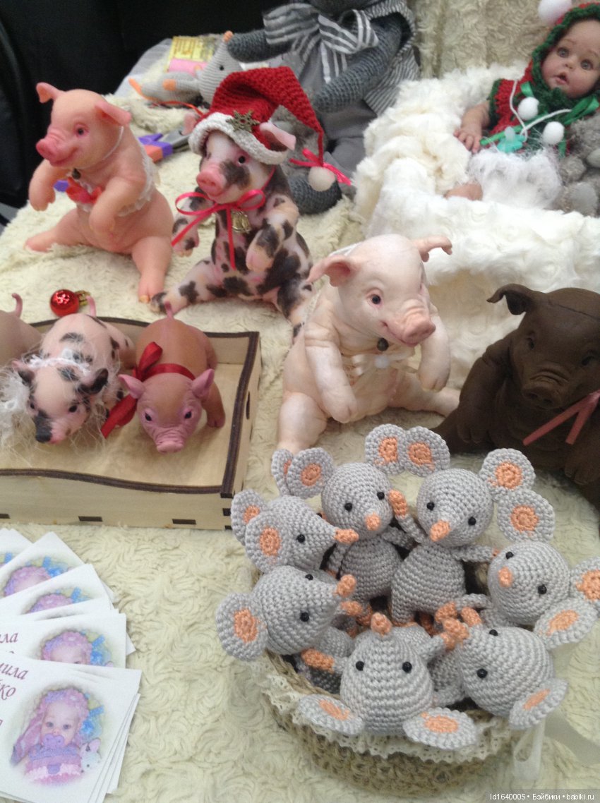 Волшебный мир Рождественских подарков на выставке "Царская кукла"