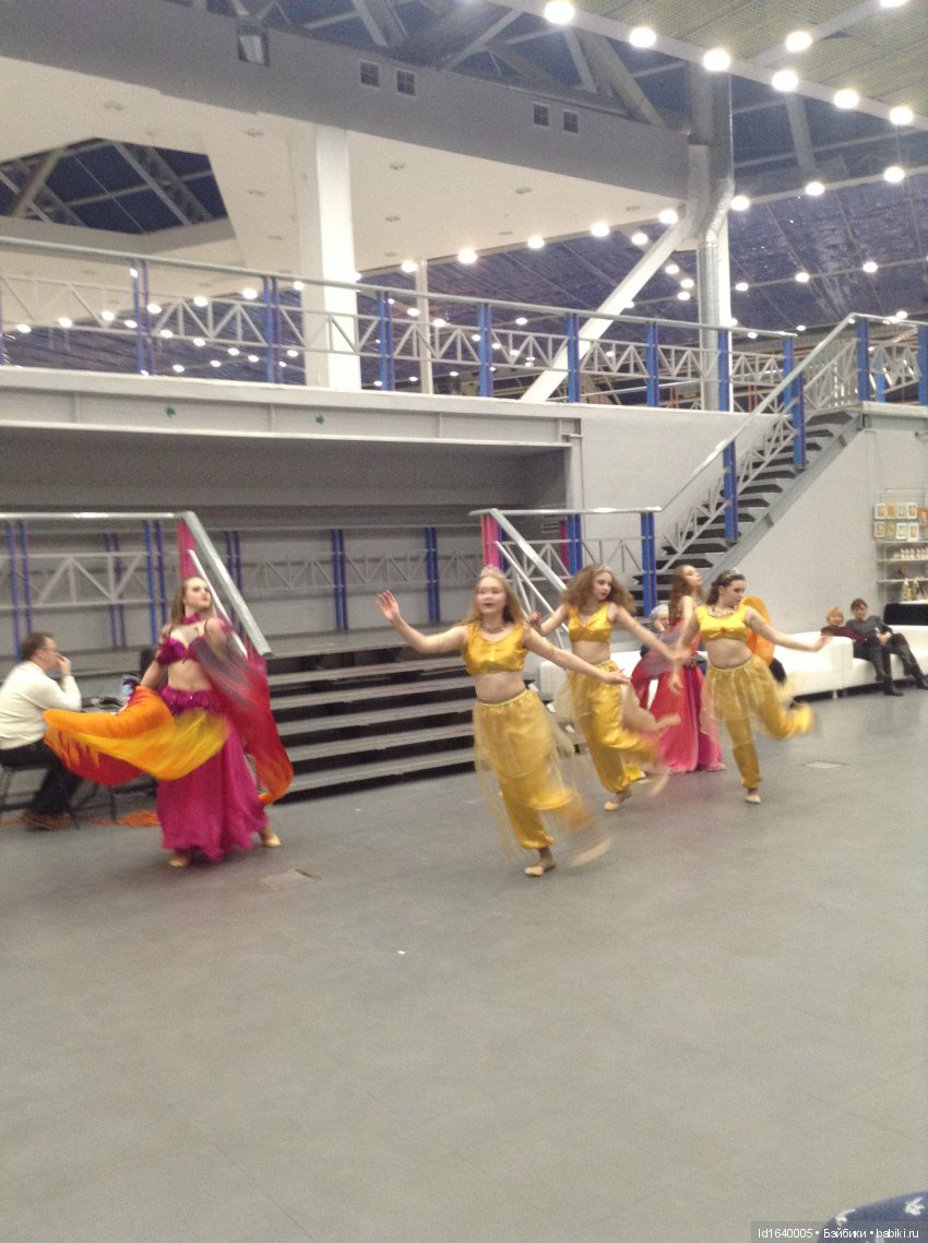 Волшебный мир Рождественских подарков на выставке "Царская кукла"