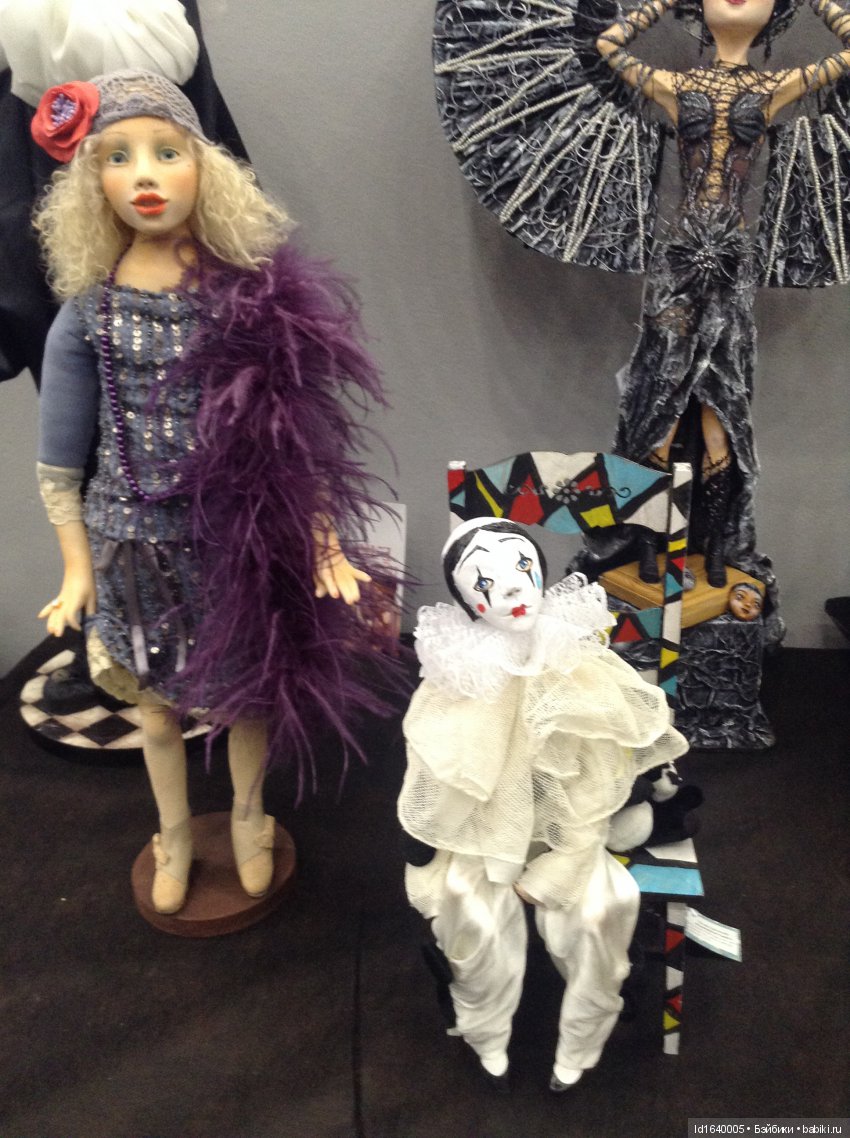 Волшебный мир Рождественских подарков на выставке "Царская кукла"