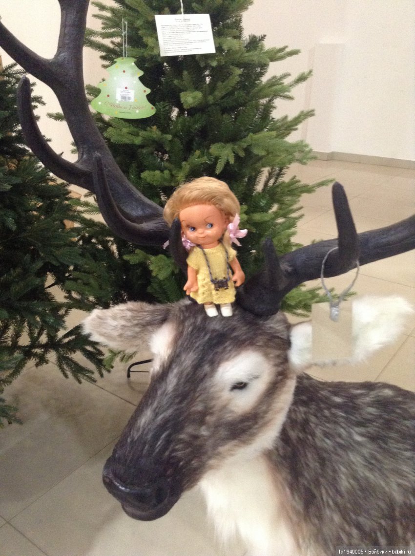 Волшебный мир Рождественских подарков на выставке "Царская кукла"