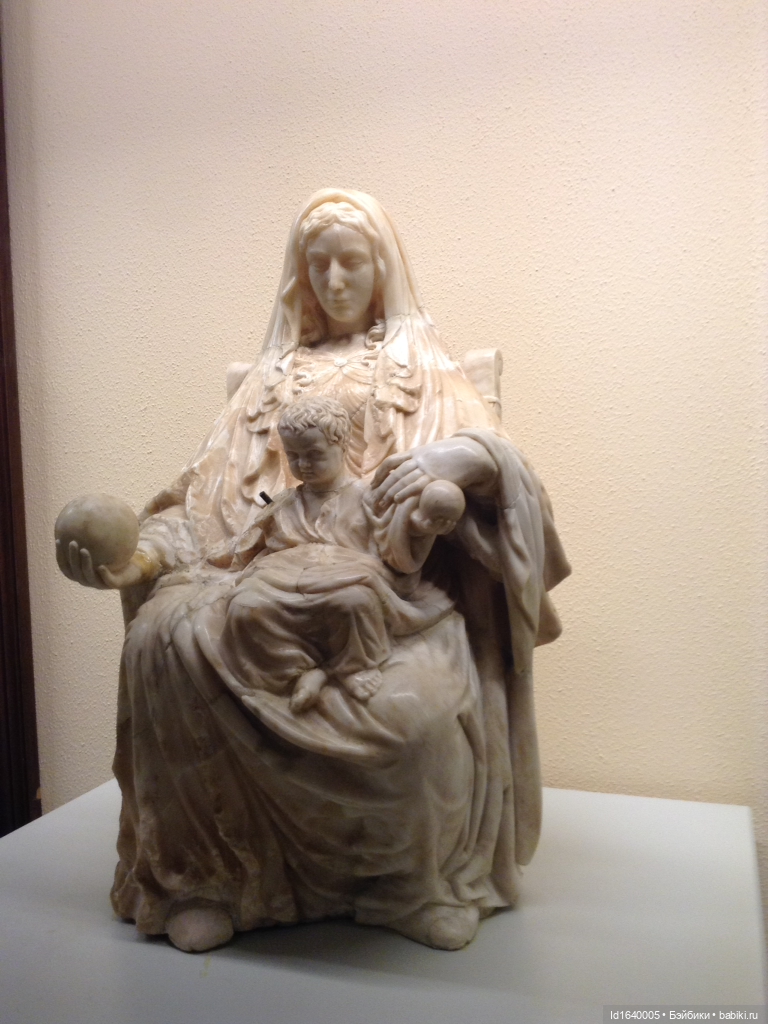 Бенедиктинский монастырь Монсеррат в Испании. Чёрная Мадонна - покровительница Каталонии