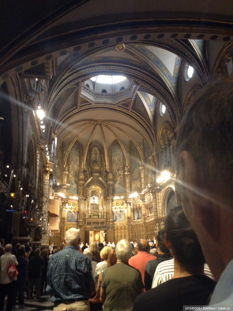 Бенедиктинский монастырь Монсеррат в Испании. Чёрная Мадонна - покровительница Каталонии