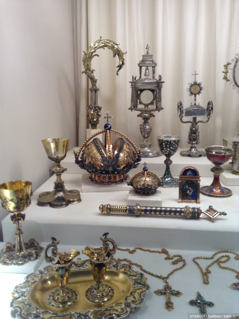 Бенедиктинский монастырь Монсеррат в Испании. Чёрная Мадонна - покровительница Каталонии