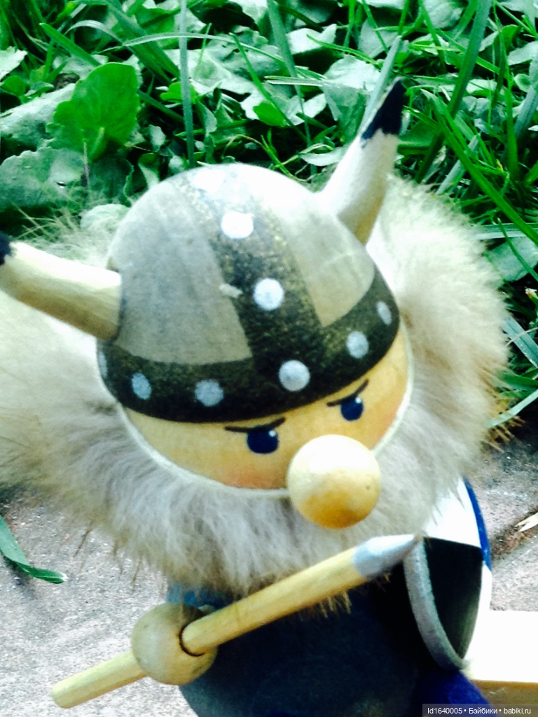 Кузнечик, который не хотел сидеть в травке