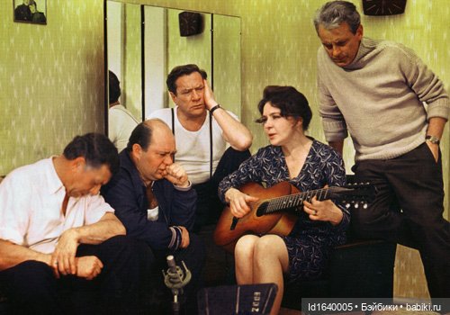 Поэт с Арбата, не любивший говорить о себе. 9 мая День Рождения Булата Окуджавы (фото 2)