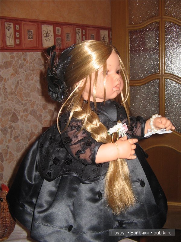 Аутфит от Ли Миддлетон, но для другой куклы