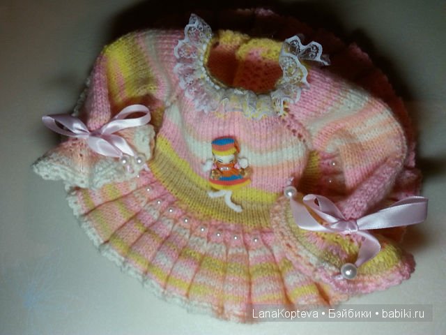 Вязаные костюмчики на Адорочку (фото 2)