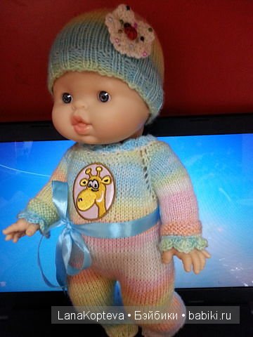 вязаный комплект на куклу Горди