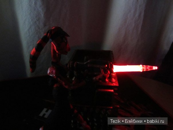 Ситх. Звездная пыль на плечах воительницы. Авторская кукла из ткани (фото 9)