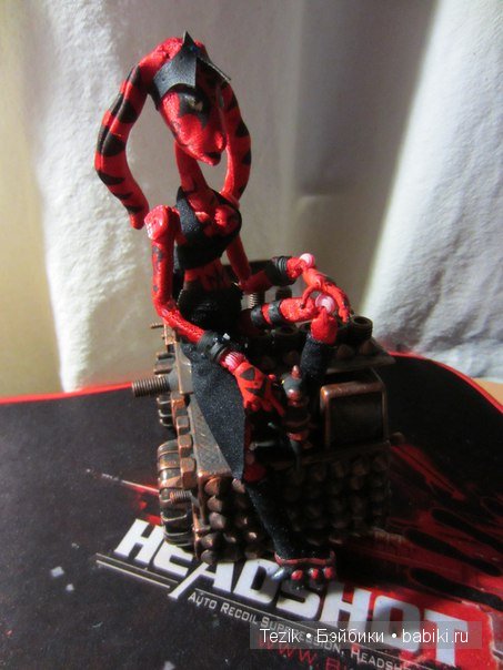 Ситх. Звездная пыль на плечах воительницы. Авторская кукла из ткани (фото 10)