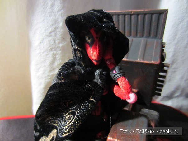 Ситх. Звездная пыль на плечах воительницы. Авторская кукла из ткани (фото 4)