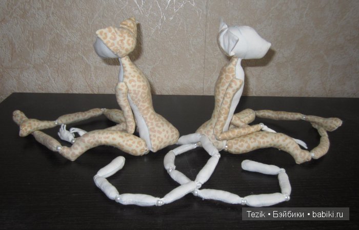 Парочка кошек. Текстильные куклы