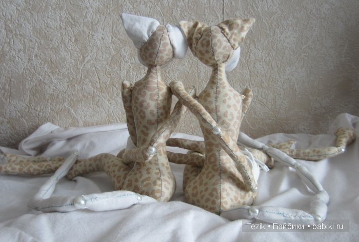 Парочка кошек. Текстильные куклы