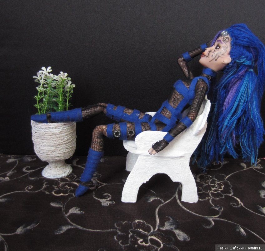 Промежуточные результаты. Мебель из картона и папье маше