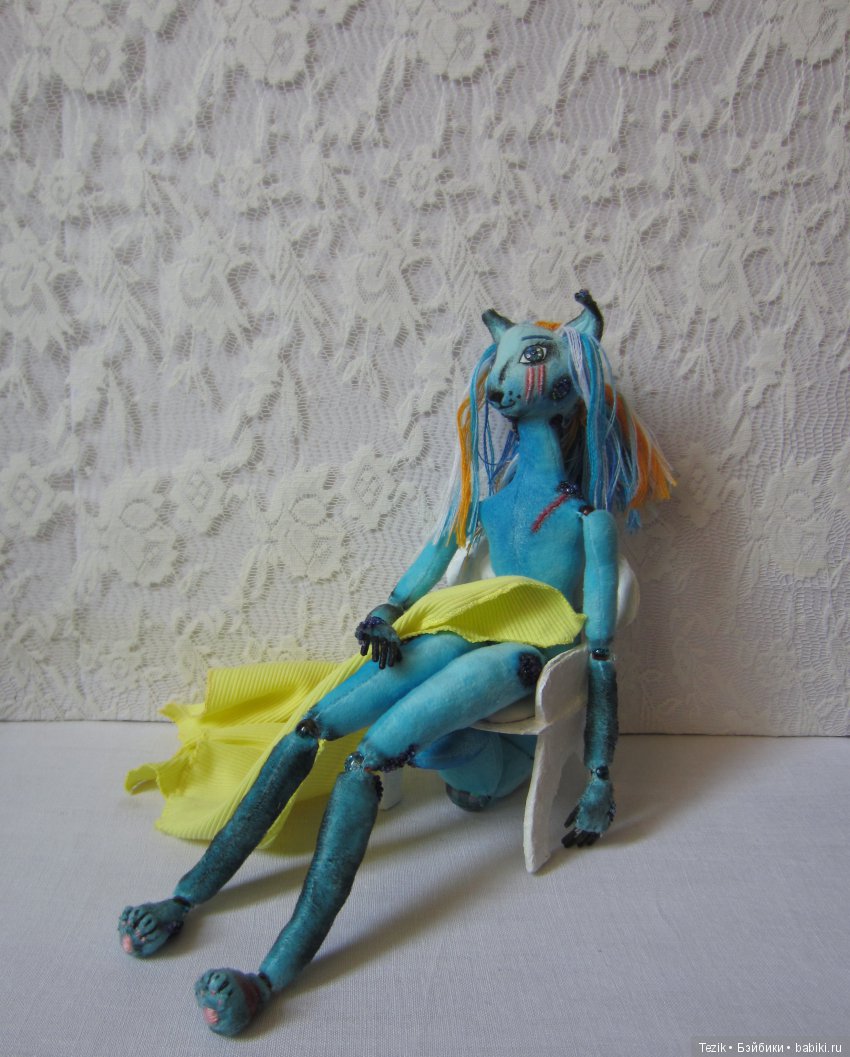 Промежуточные результаты. Мебель из картона и папье маше