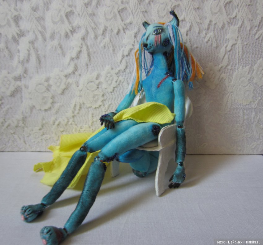 Промежуточные результаты. Мебель из картона и папье маше