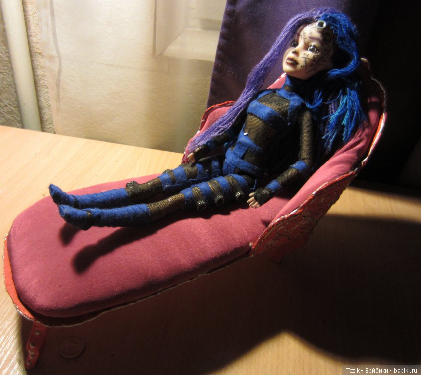 Промежуточные результаты. Мебель из картона и папье маше