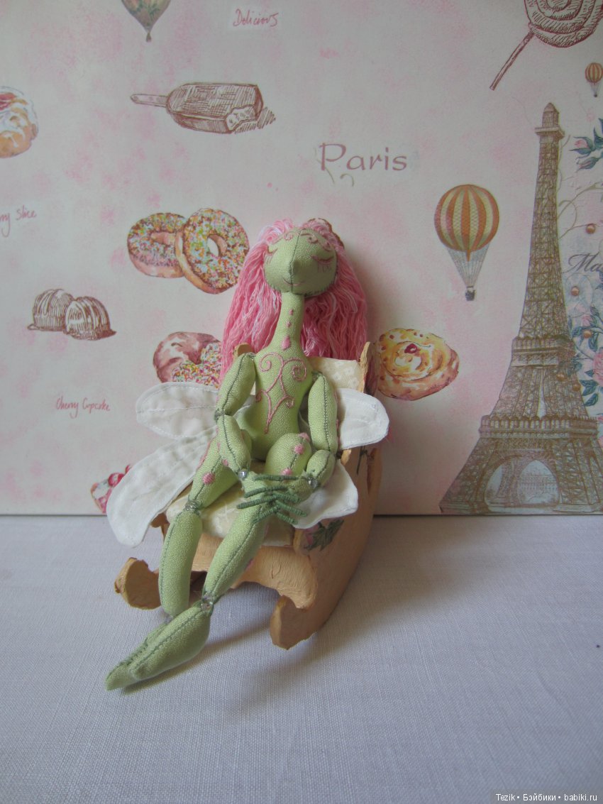 Промежуточные результаты. Мебель из картона и папье маше