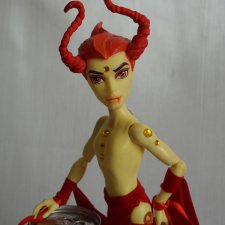 Бестрезен и банка Coca-Cola vanilla