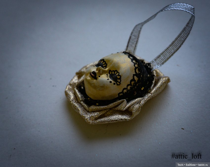 Новогодние игрушки, маски, маленькие