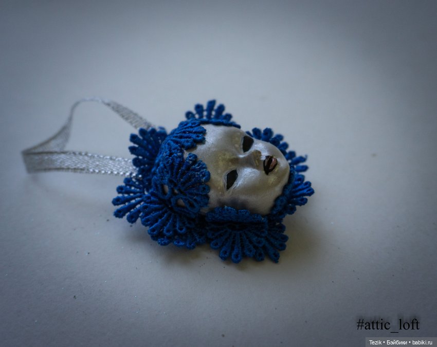 Новогодние игрушки, маски, маленькие