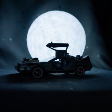 DeLorean DMC-12 и луна