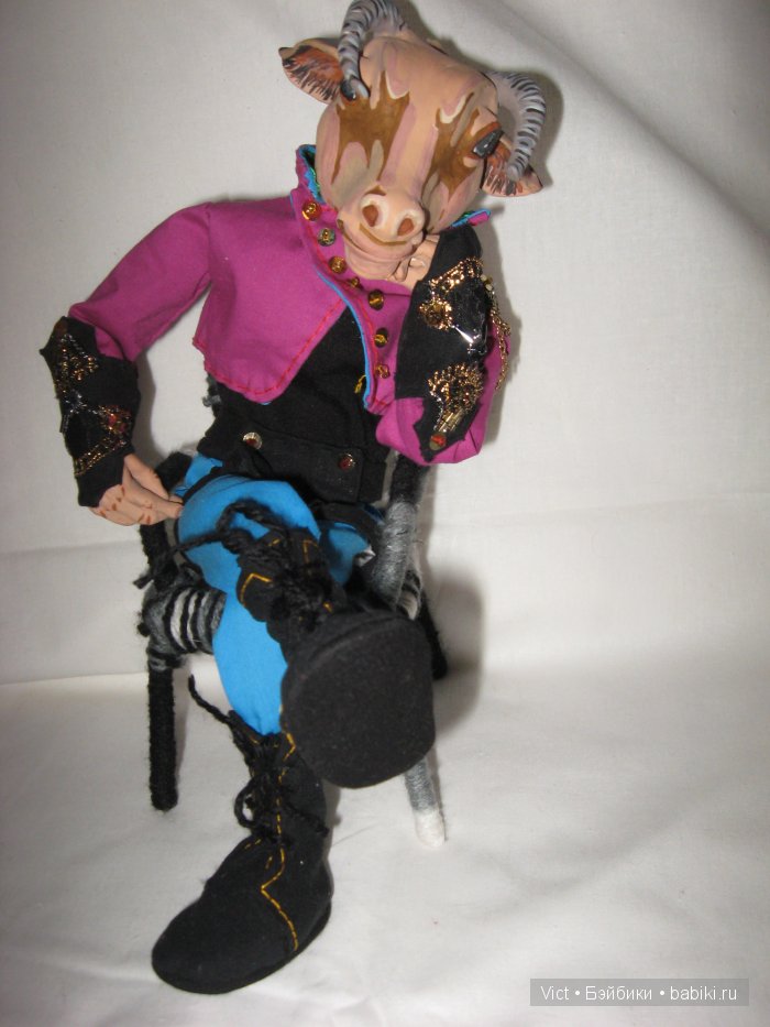 Визит к минотавру. Авторская кукла (фото 7)