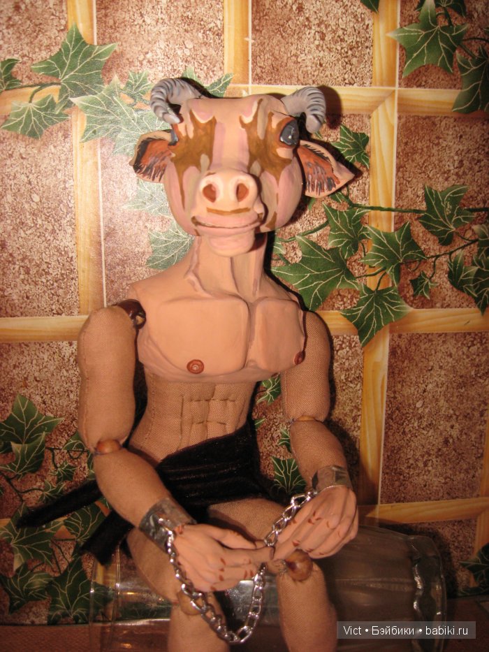 Визит к минотавру. Авторская кукла (фото 3)