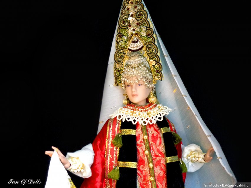 Русский костюм один, а образов с ним много