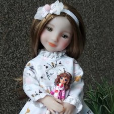 Ruby Red любимая кукла играет в куклы