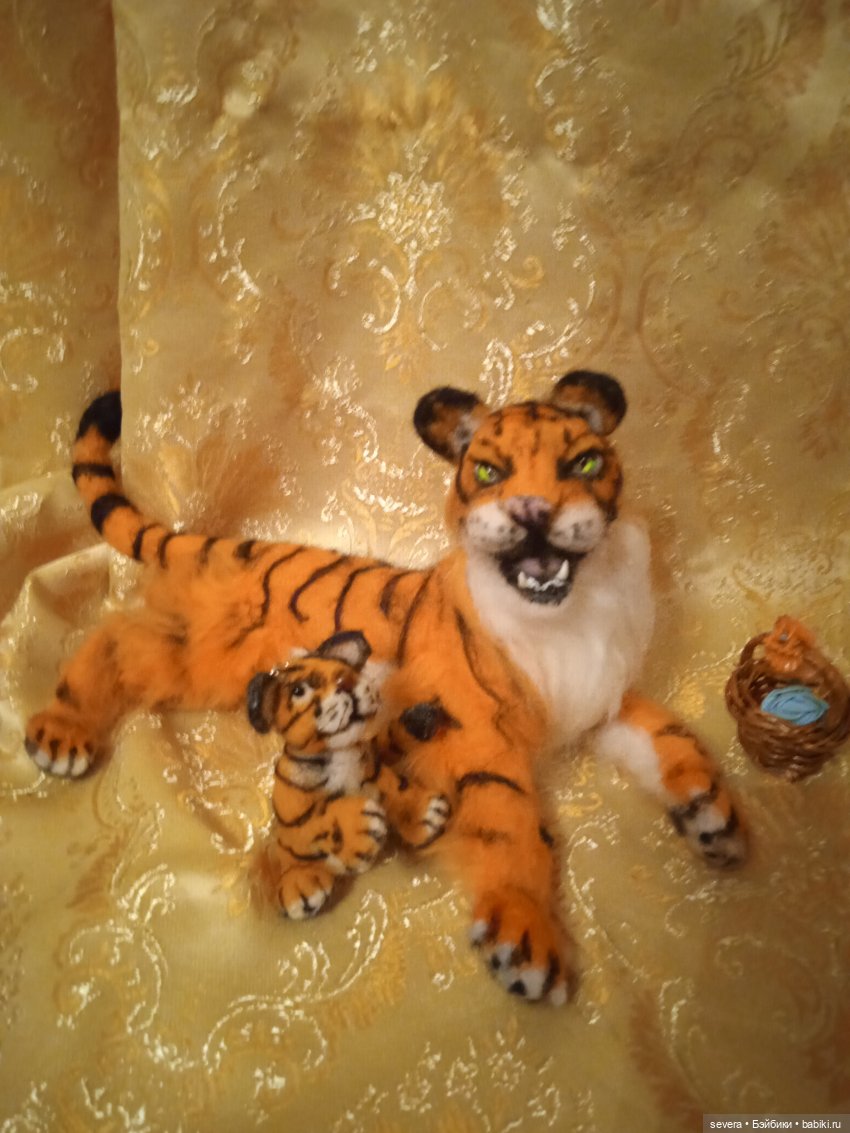 Игрушки из шерсти тигрица (фото 5)