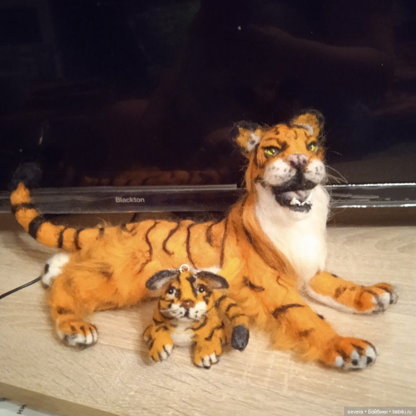 Игрушки из шерсти тигрица (фото 2)