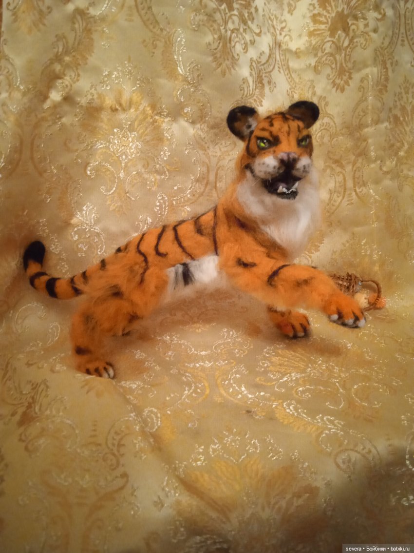 Игрушки из шерсти тигрица