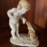 Статуэтка антикварная.