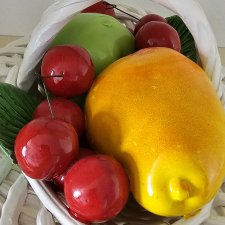 Статуэтка Корзина с фруктами.