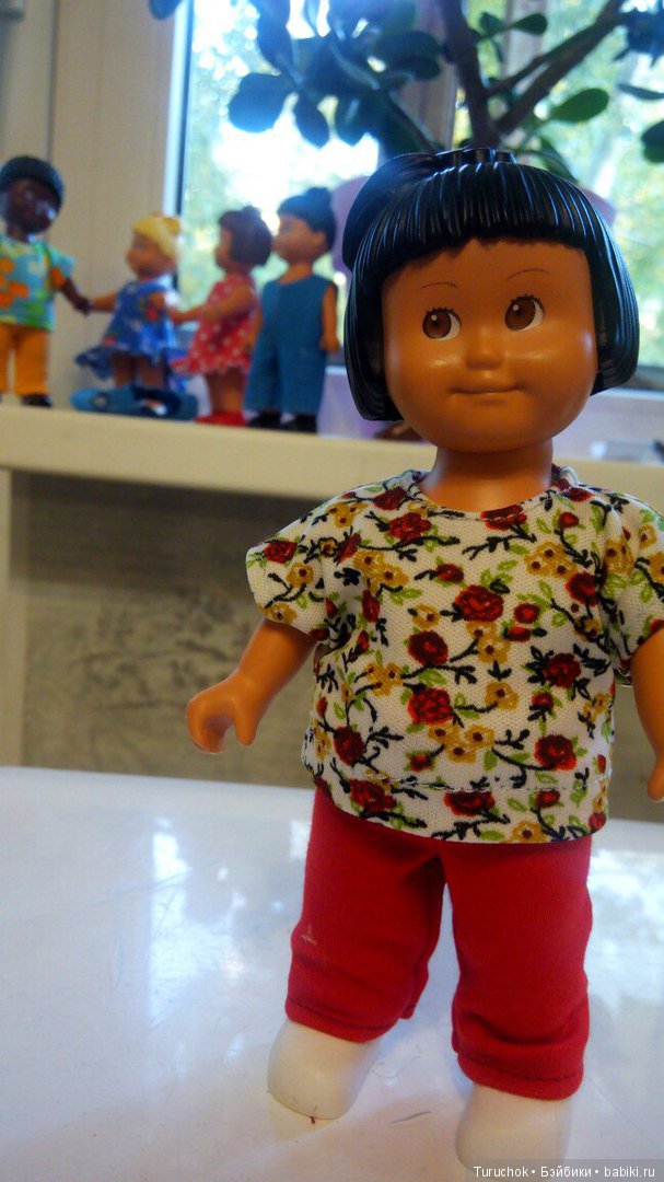 Маленький гардеробчик для куколок Лего дупло Доллс