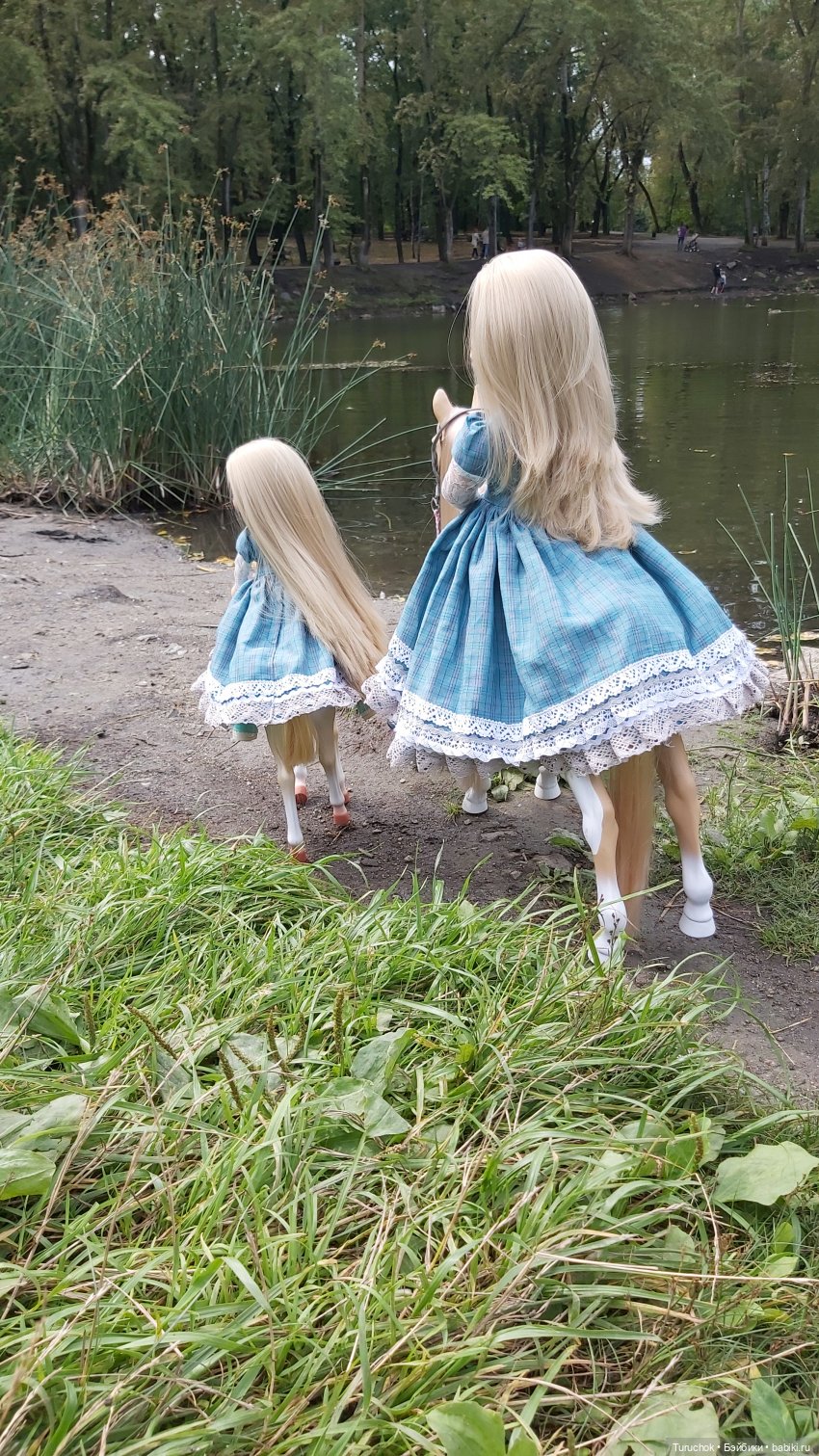 Фото проект "Бирюзовый август". Конная прогулка сестёр Paola Reina и Gotz