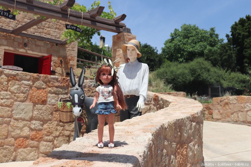 Кристина и Натали на греческом острове цветов Родосе